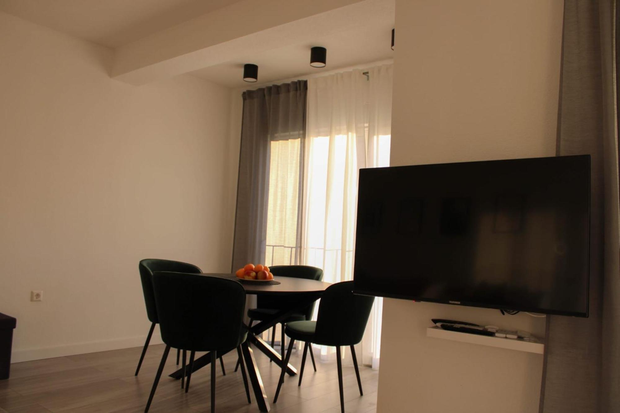 Apartment Merry - Free Garage & Parking Mostar Extérieur photo